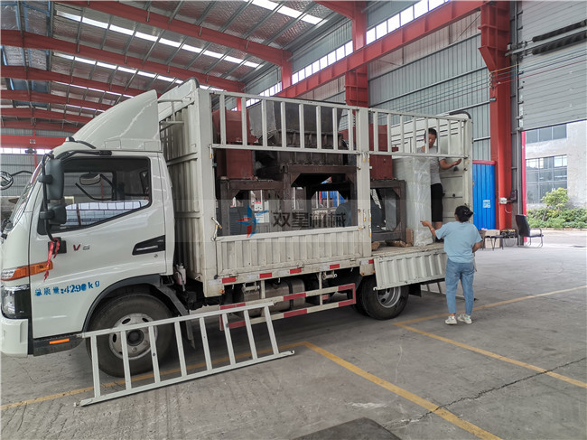 1000型<a href='http://m.6wv1p1t.cn/ssxl/10.html' target='_blank'><span>金屬撕碎機(jī)</span></a>發(fā)貨發(fā)往河北