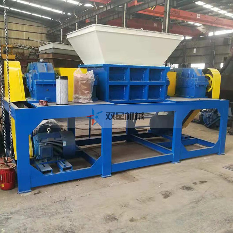 金屬撕碎機(jī)完成噪音低、無污染、操作簡(jiǎn)單撕碎