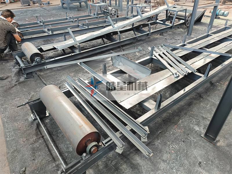 <a href='http://m.6wv1p1t.cn' target='_blank'><span>鋁合金破碎機</span></a><a href='http://m.6wv1p1t.cn/psxl/1279.html' target='_blank'><span>廢鋁破碎</span></a>分選設(shè)備輸送帶設(shè)備生產(chǎn)現(xiàn)場