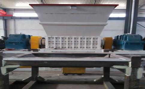 哪些因素決定著<a href='http://m.6wv1p1t.cn/ssxl/10.html' target='_blank'><span>金屬撕碎機(jī)</span></a>的價格