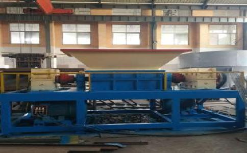 打開(kāi)大型<a href='http://m.6wv1p1t.cn/ssxl/10.html' target='_blank'><span>金屬撕碎機(jī)</span></a>時(shí)應(yīng)注意些什么