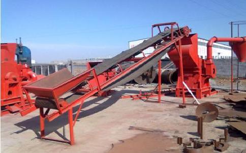 以下幾點在使用金屬破碎機(jī)時應(yīng)著重注意